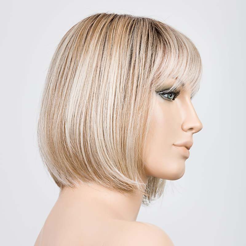 Sing Wig by Ellen Wille | Synthetic Lace Front Wig (Mono Part) Ellen Wille Heat Friendly Synthetic Platin Blonde Rooted 61.101.1001 / Front: 3.5" | Crown: 10" | Sides: 6" | Nape: 2.75" / Petite / Average